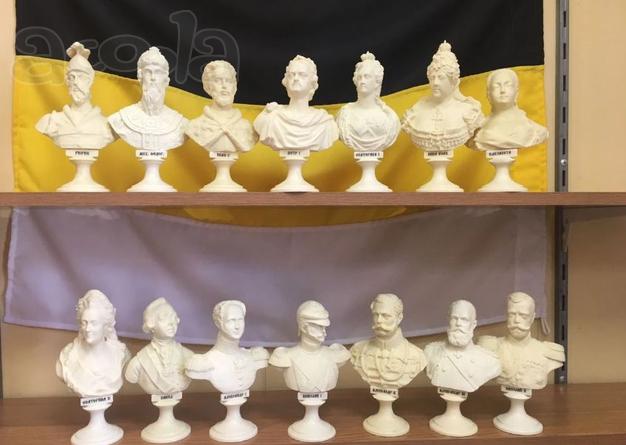 Полипластиковые бюсты русских царей